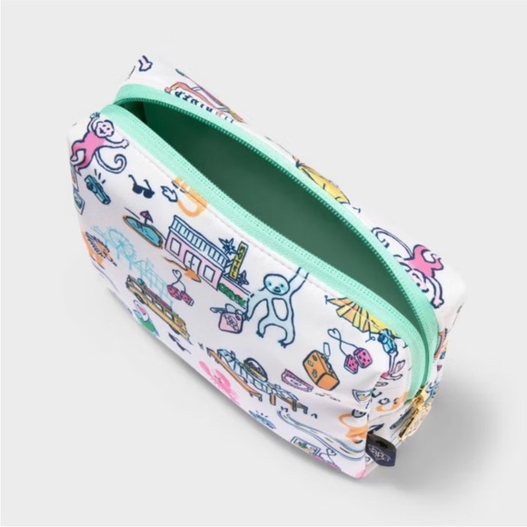 Roller Rabbit cosmetic set - Picture 3 of 3